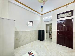 Cho thuê căn hộ dv quan trung gò vấp đầy đủ nôi, cửa sổ, ban công nắng tự nhiên.