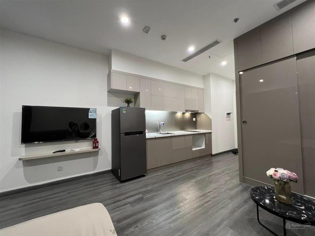 Bán căn 1n+ phân khu cao cấp masteri water front, 43m2, view vinuni đẹp xuất sắc giá chỉ 3,35 tỷ