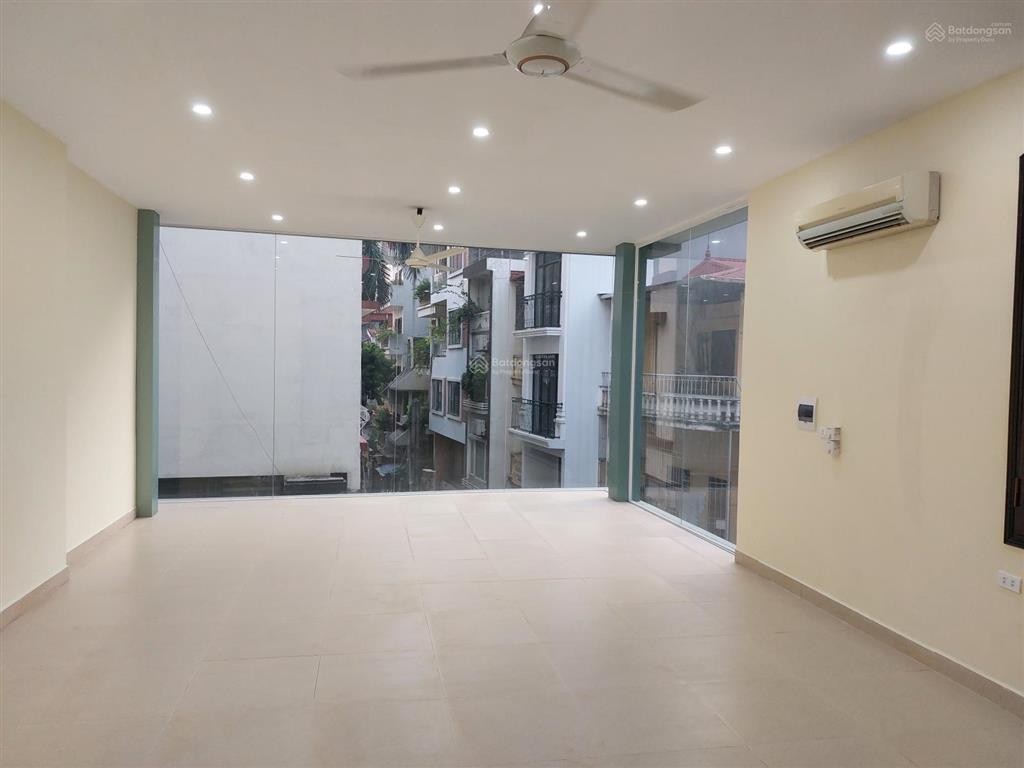Chính chủ cho thuê nhà 4 tầng, lô góc 2 mặt thoáng, ô tô đỗ cửa, tiện kinh doanh, bán hàng