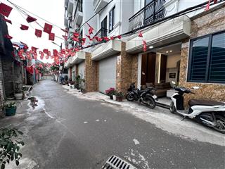 B.án nhà đầu liên mạc cuối thụy phương
hàng hiếm trong khu, xem là ưng