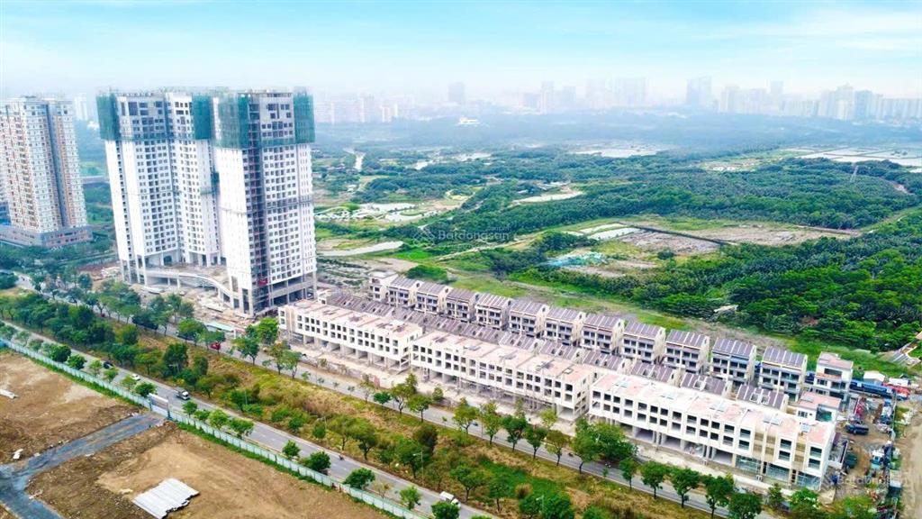 Bán nhanh căn góc 2pn essensia sky, 81m2, giá tốt