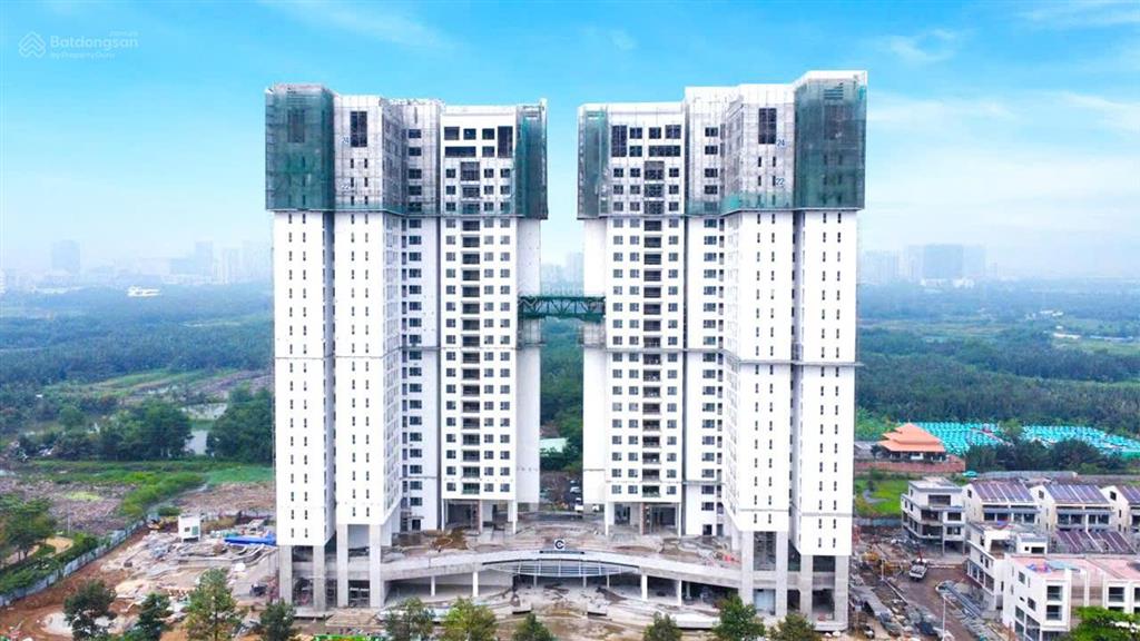Bán nhanh căn góc 2pn essensia sky, 81m2, giá tốt