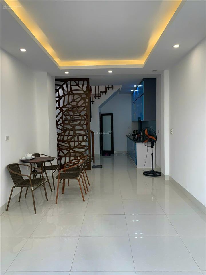 Chính chủ cho thuê nhà riêng 5 tầng  hồ tùng mậu  gần nhiều trường đại học lớn