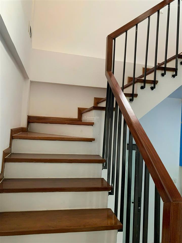 Chính chủ cho thuê nhà riêng 5 tầng  hồ tùng mậu  gần nhiều trường đại học lớn