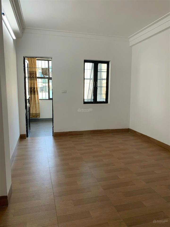 Chính chủ cho thuê nhà riêng 5 tầng  hồ tùng mậu  gần nhiều trường đại học lớn