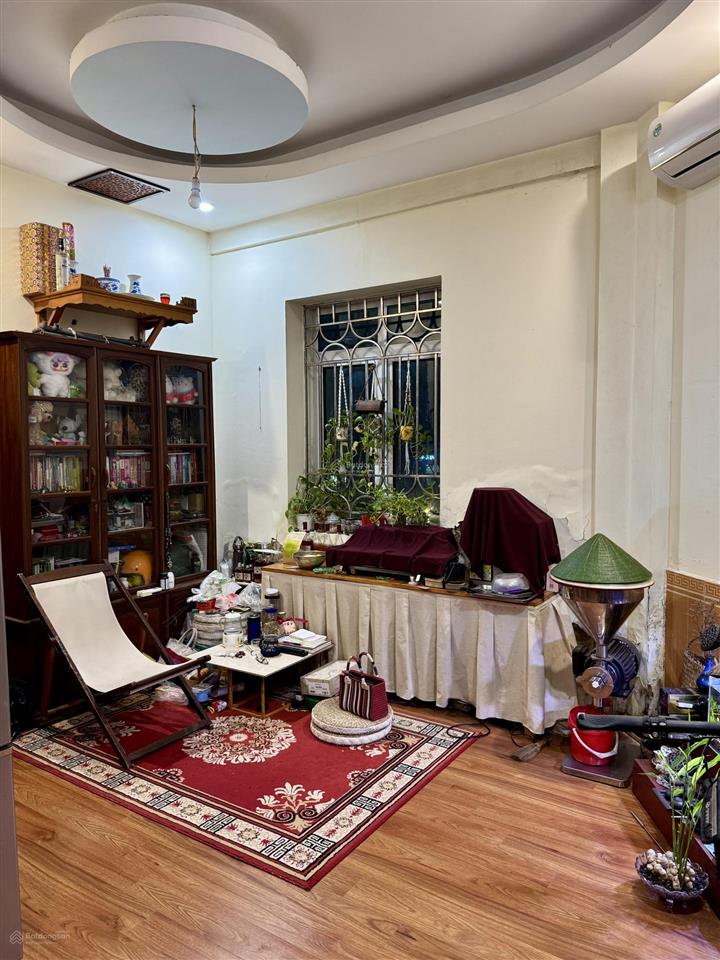 Bán căn hộ chung cư 50m vuông, cửa đông nam, bc tây bắc. sổ đó chính chủ, không qua trung gian.