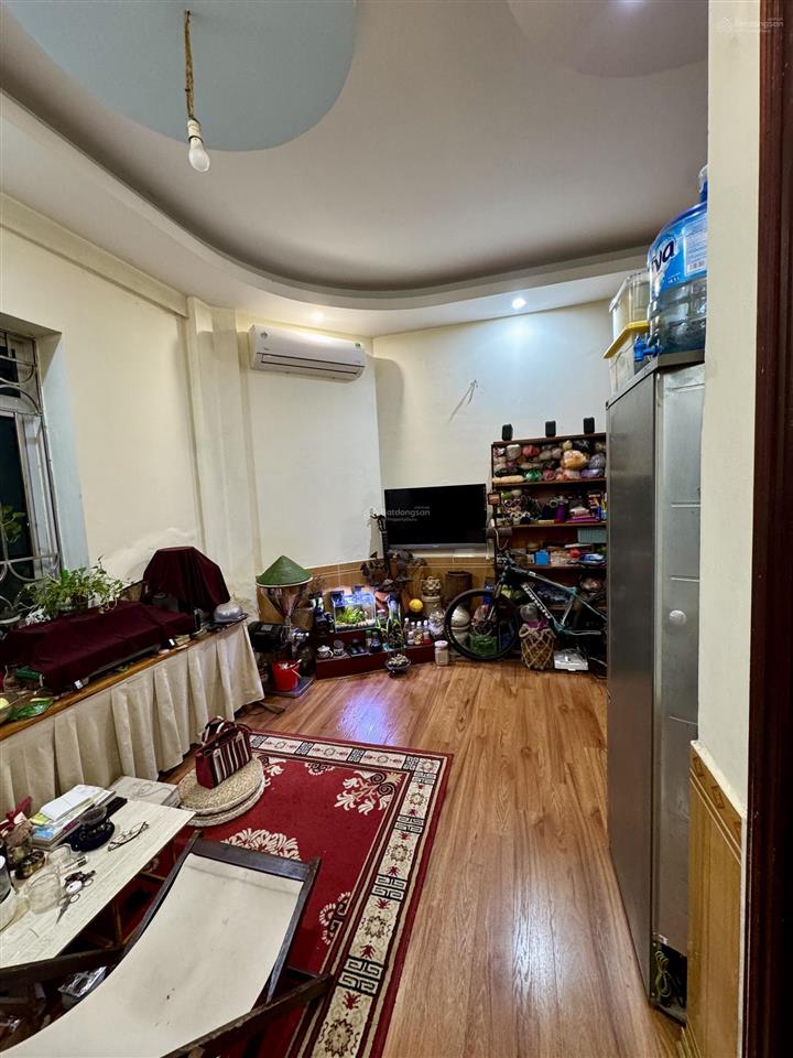 Bán căn hộ chung cư 50m vuông, cửa đông nam, bc tây bắc. sổ đó chính chủ, không qua trung gian.