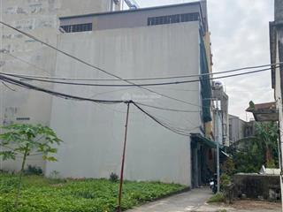 Bán nhà  chính chủ  nằm cạnh công viên bên sông hồng