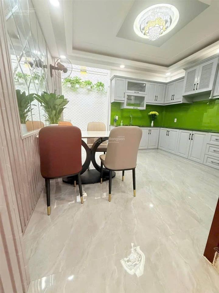 Bán nhà mặt phố đẹp tại hoàng liên, 16,2 tỷ, 102,6m2, 5pn, 4wc, chính chủ