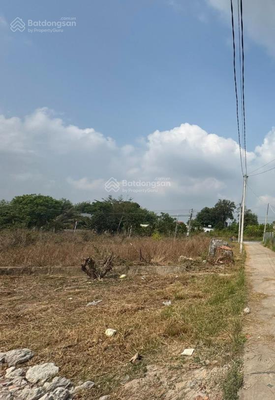 Bán đất tại nguyễn thị minh khai, 2,35 tỷ, 2150 m2, mặt tiền 15m