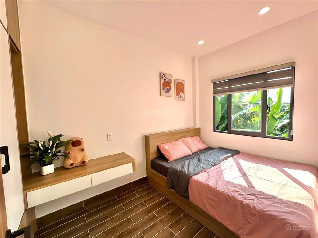 Nhà đẹp ở ngay3 tầng full nội thất  đường thông 8mcạnh liên phường q9chỉ nhẹ 6 tỷthương lượng