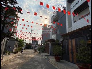 Hơn 3 tỷ, nhà 56m2  2 tầng  hxh  nguyễn duy trinh liền kề q2  hoàn công đủ  còn thương lượng