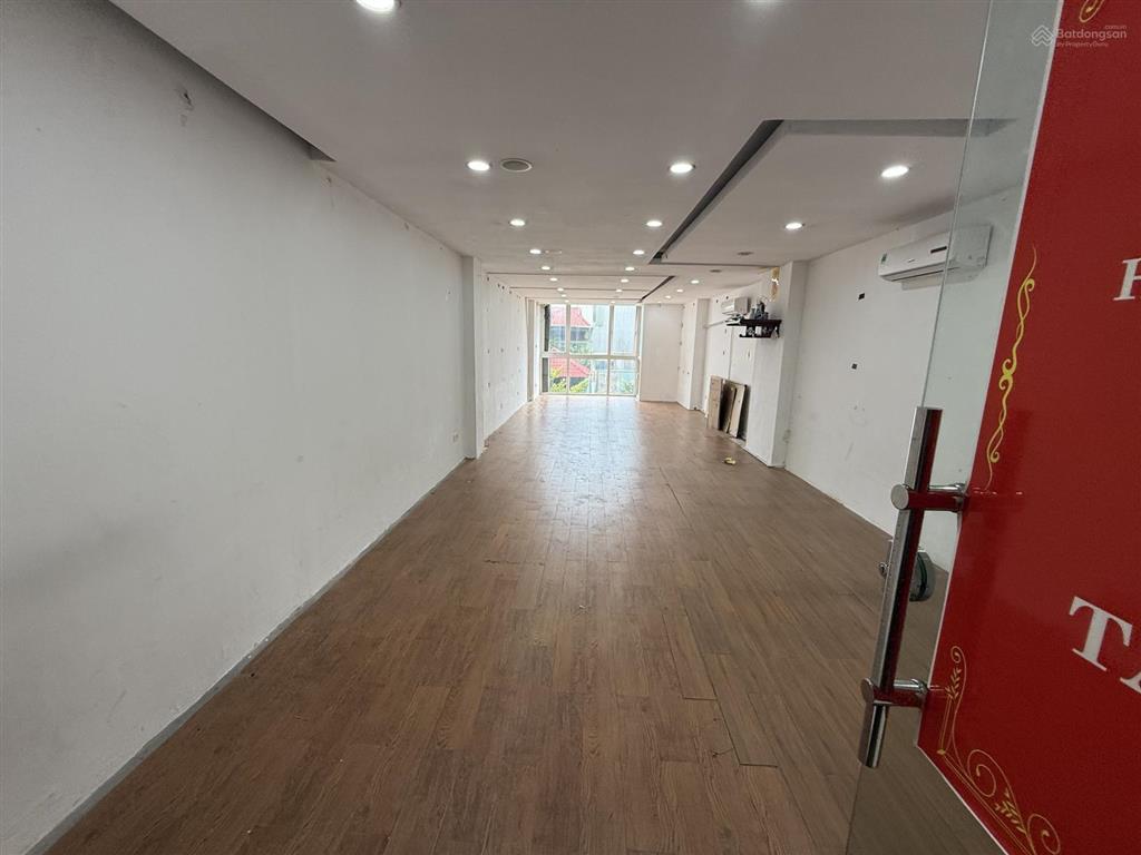 Sàn vp siêu rẻ mặt phố đống đa  ô chợ dừa 80 m2  11 triệu. 0389 930 ***