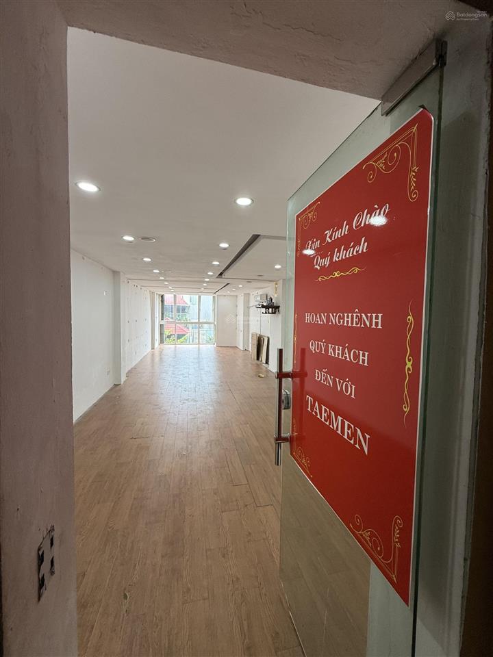 Sàn vp siêu rẻ mặt phố đống đa  ô chợ dừa 80 m2  11 triệu. 0389 930 ***