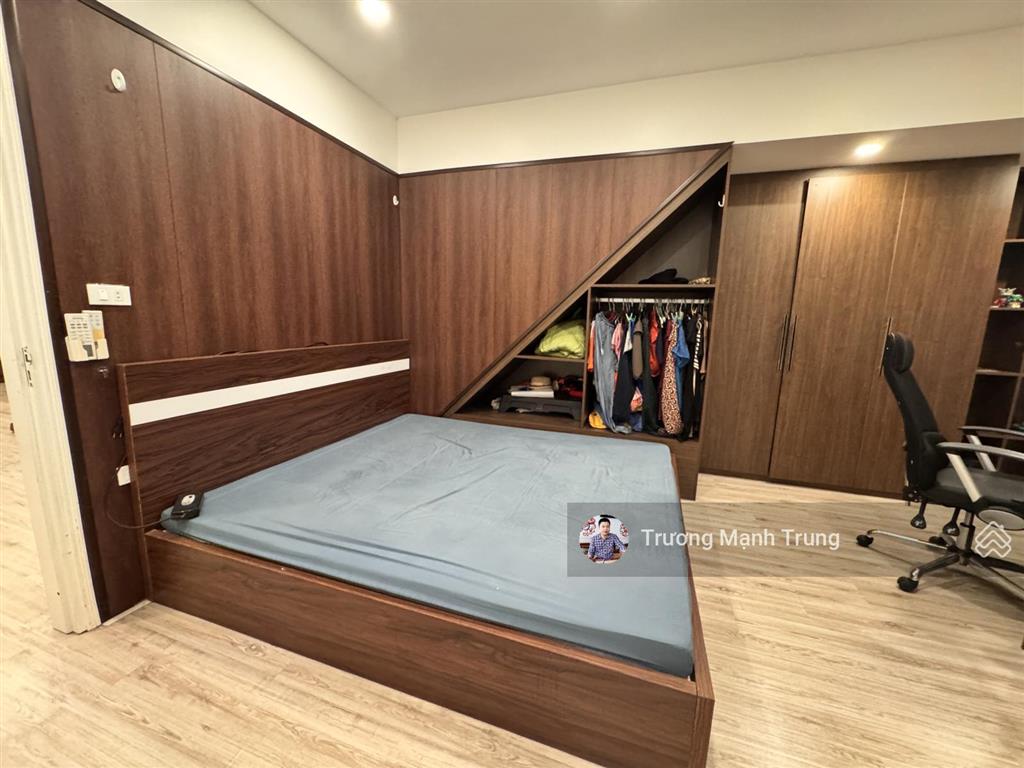 Gấp! mặt phố đống đa, view hồ, vỉa hè 5m, đường ô tô 11m, tm, ở/cho thuê, sổ cc, 56m2*7t, mt 6m