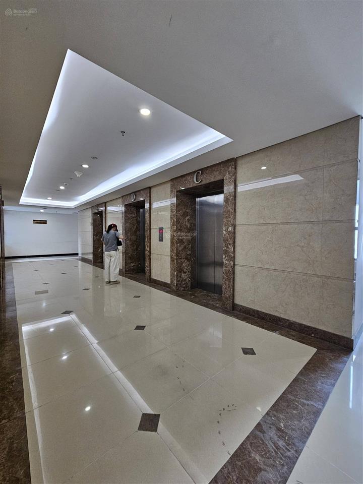 Bán căn hộ 102 thái thịnh hà thành plaza  82m2 2pn, căn góc, nhà mới, tặng full nội thất ở ngay