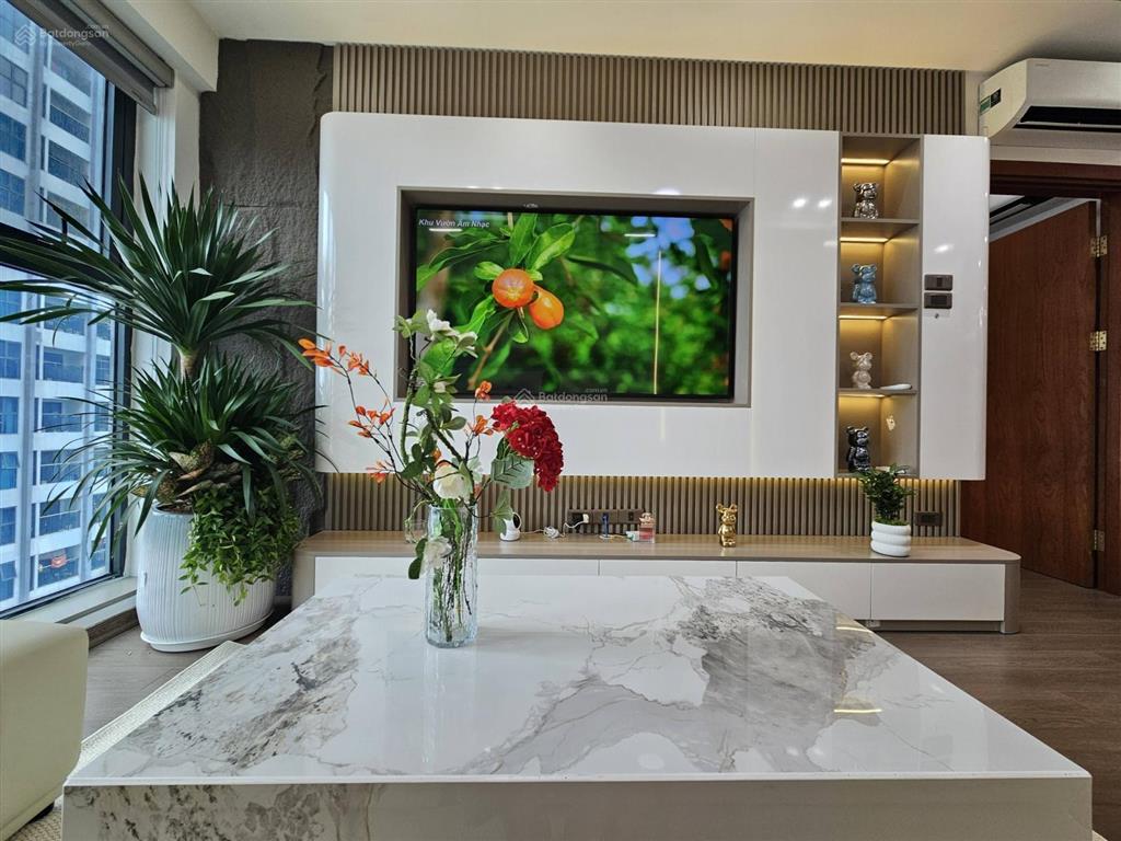 Bán căn hộ 102 thái thịnh hà thành plaza  82m2 2pn, căn góc, nhà mới, tặng full nội thất ở ngay