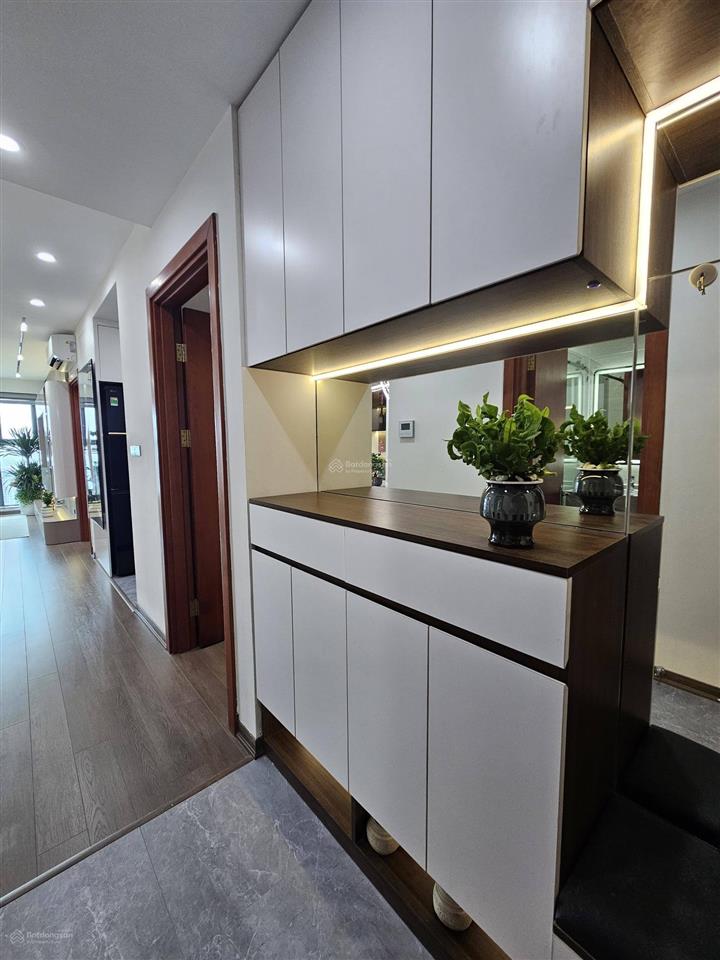 Bán căn hộ 102 thái thịnh hà thành plaza  82m2 2pn, căn góc, nhà mới, tặng full nội thất ở ngay