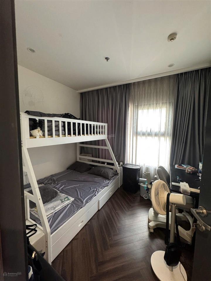 Hoa hậu! chung cư hoàng cầu 3 mặt thoáng view hồ, 69m2, 3 ngủ, tiện ích đầy đủ, sổ chính chủ.