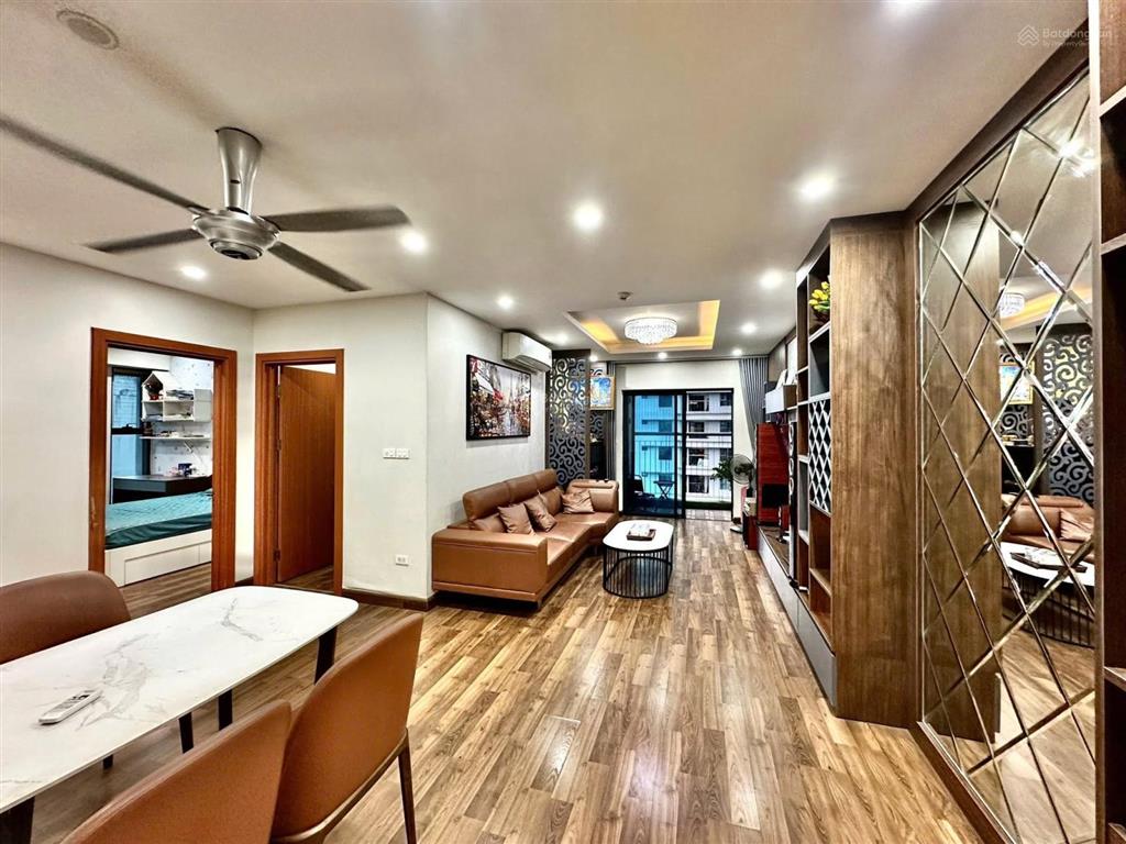 Siêu rẻ! căn góc chung cư rox center  90 đường láng 70m2, 2pn, tòa mới, view đẹp, có slot để ô tô