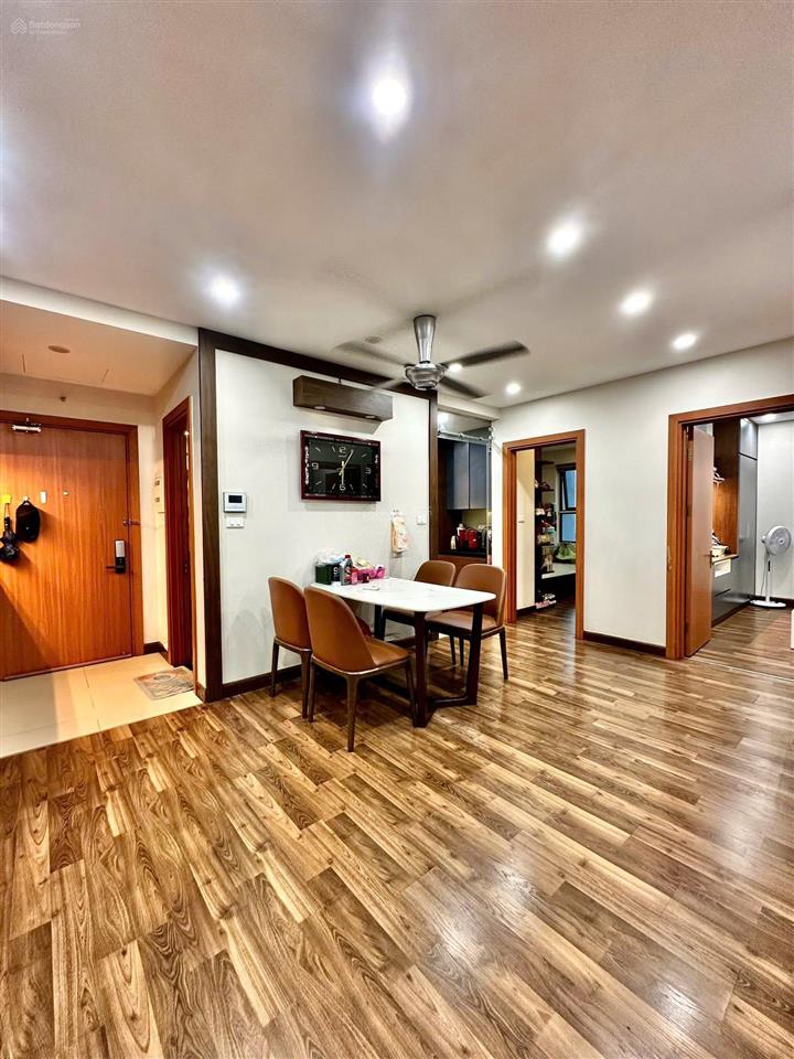 Siêu rẻ! căn góc chung cư rox center  90 đường láng 70m2, 2pn, tòa mới, view đẹp, có slot để ô tô