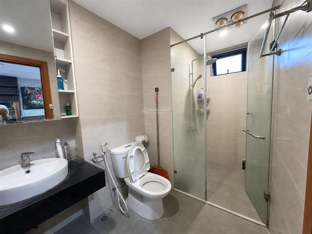 Siêu rẻ! căn góc chung cư rox center  90 đường láng 70m2, 2pn, tòa mới, view đẹp, có slot để ô tô
