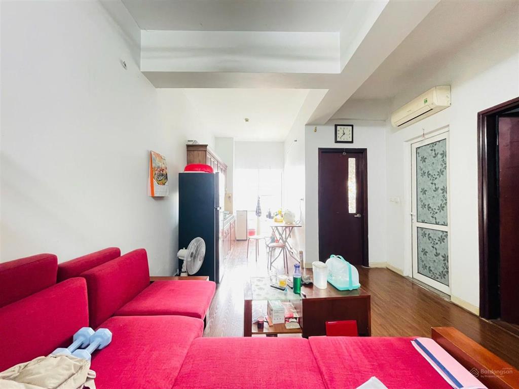 Căn góc đẹp! chung cư hoàng cầu, 53m2, 2pn, view thoáng, ở ngay, sổ đỏ lâu dài, tiện ích đầy đủ.