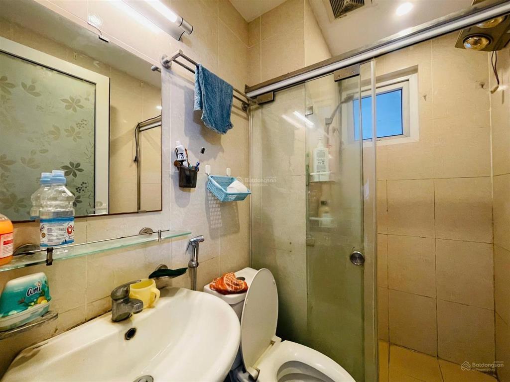 Căn góc đẹp! chung cư hoàng cầu, 53m2, 2pn, view thoáng, ở ngay, sổ đỏ lâu dài, tiện ích đầy đủ.