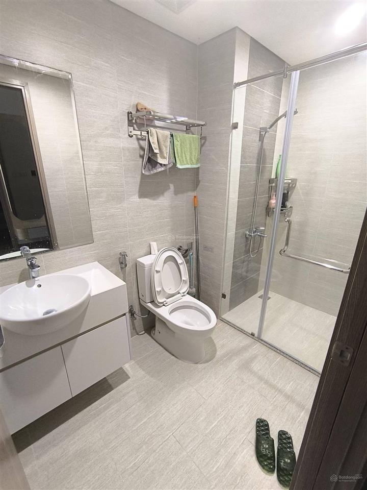 Căn góc chung cư n2e lê văn lương, 64m2, 2pn, view thoáng đẹp, ở ngay, sổ chính chủ, ô tô