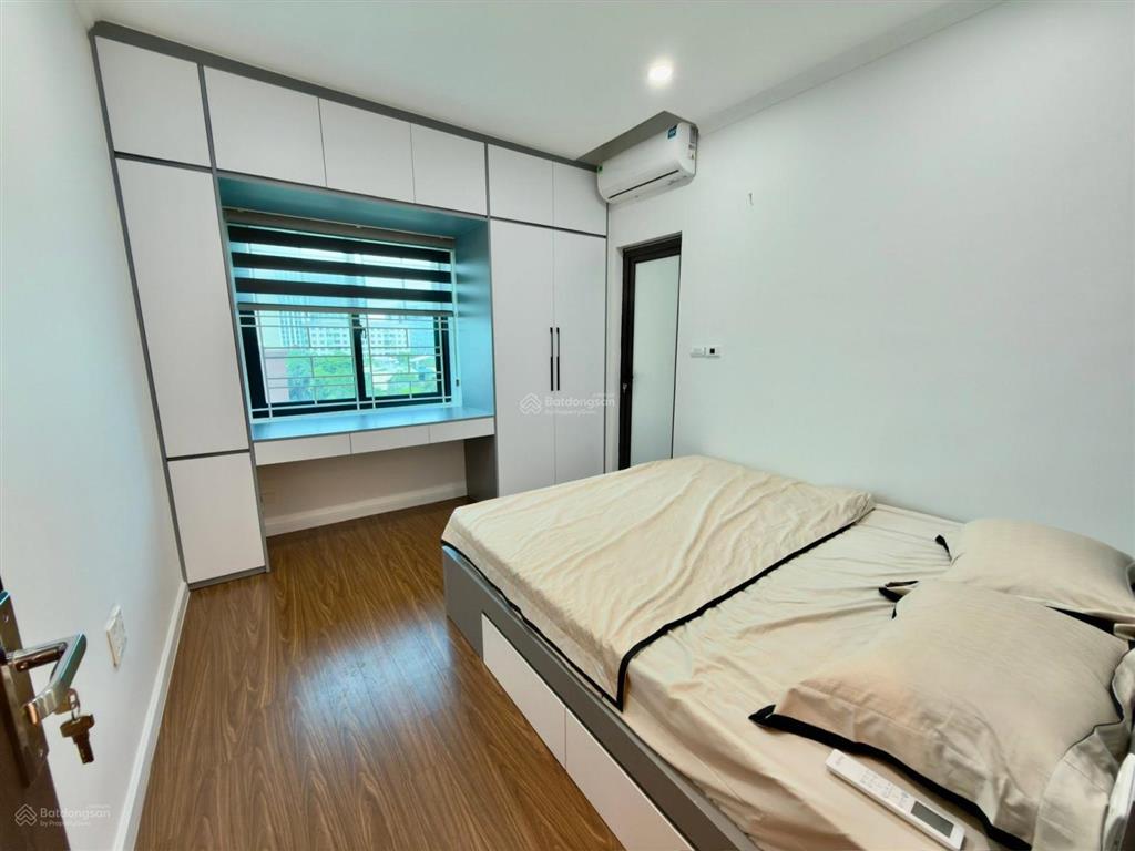 Căn góc! chung cư hoàng cầu 3 mặt thoáng view thoáng 53m2, 2 ngủ, tiện ích đầy đủ, sổ lâu dài.