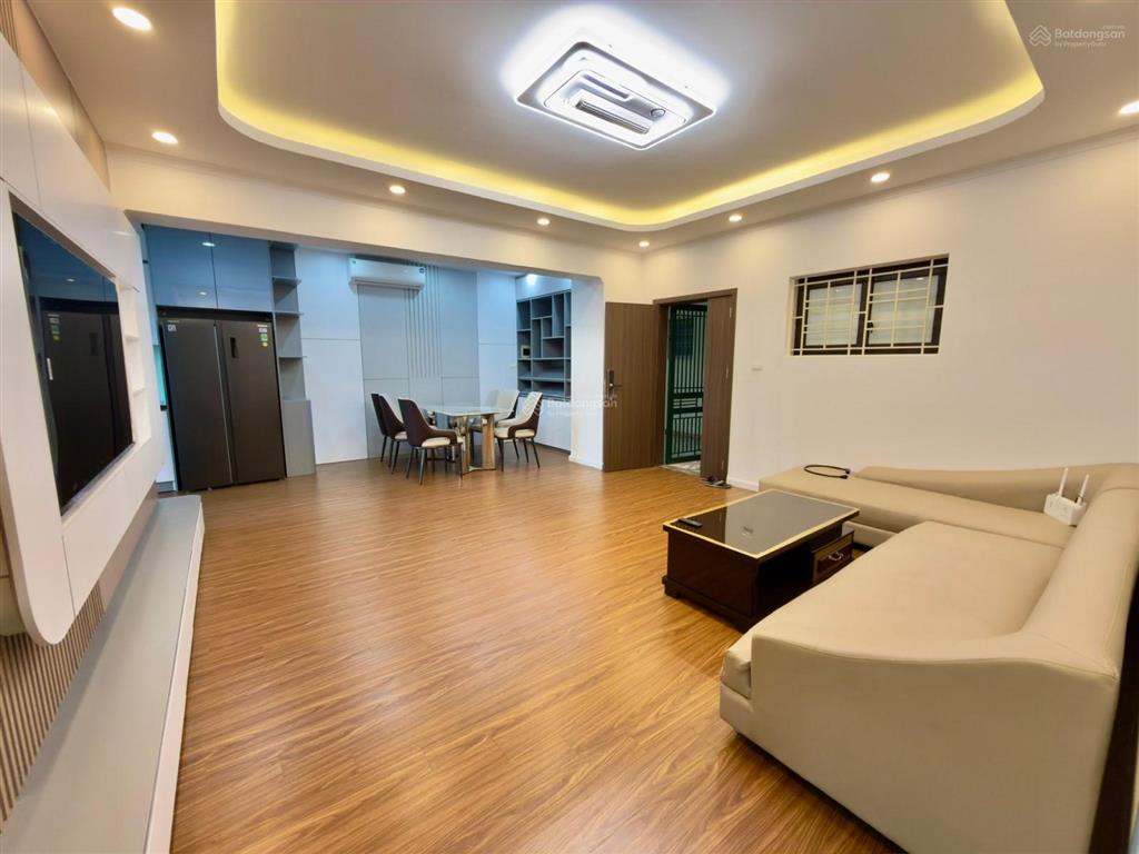 Căn góc! chung cư hoàng cầu 3 mặt thoáng view thoáng 53m2, 2 ngủ, tiện ích đầy đủ, sổ lâu dài.