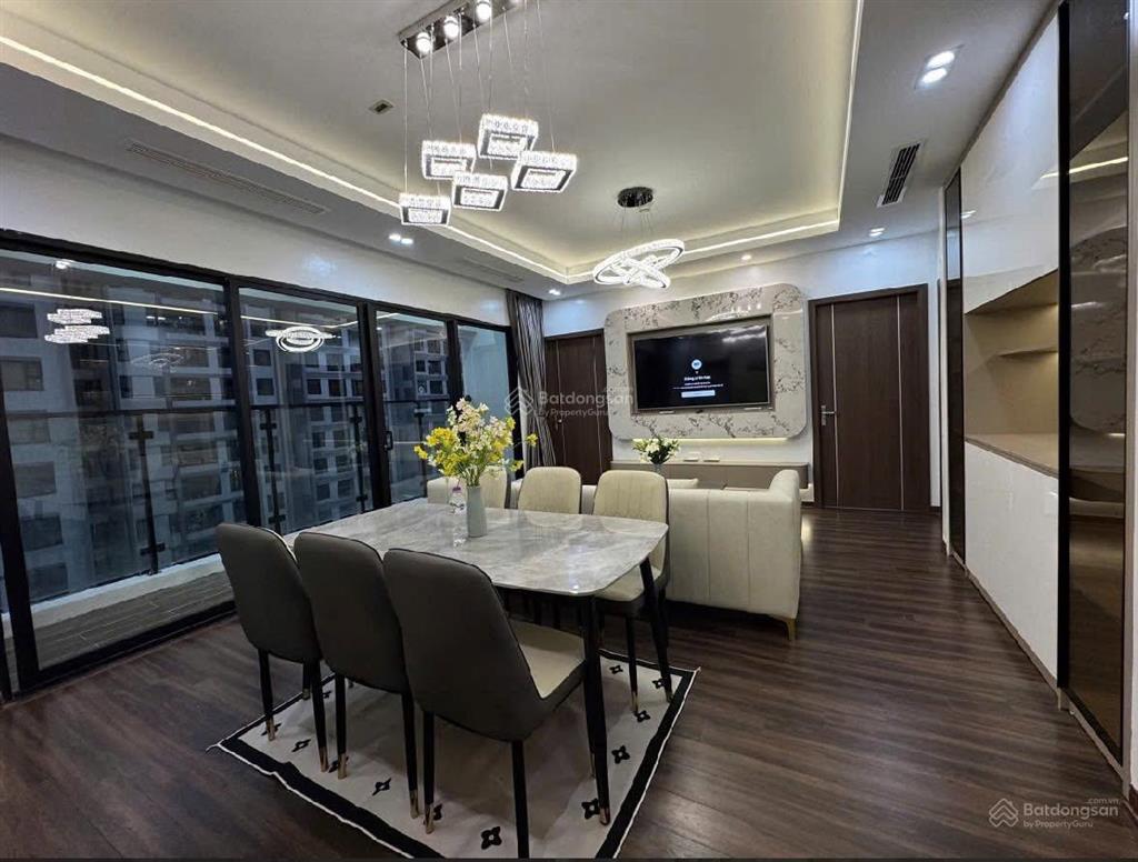 Gấp! chung cư hoàng đạo thúy  p. trung hòa 61m2, 3pn, 2wc, tầng đẹp view thoáng, sổ chính chủ.