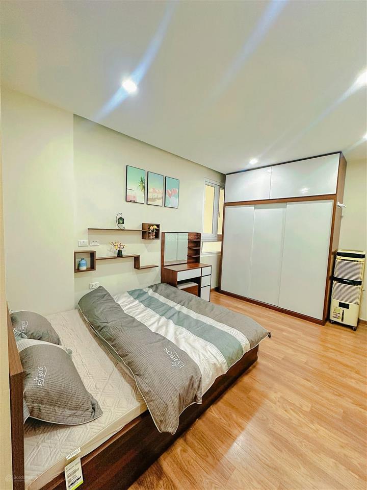 Căn góc chung cư riverside garden 349 vũ tông phan 62m2, 2pn, view đẹp, tặng full nt, sổ lâu dài