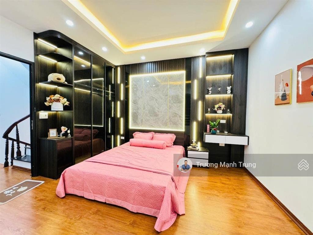 Sang sịn! ô đồng lầm, hồ ba mẫu phân lô, thang máy, ngõ thông rộng vài bước ra hồ, full nội thất