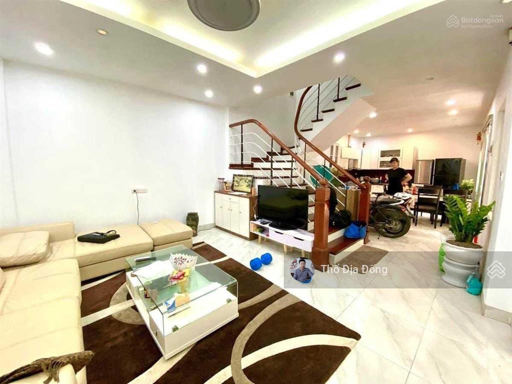 Hoàng cầu nguyễn phúc lai ngõ nông gần ô tô, 30m ra phố, nhà đẹp ở ngay ngõ nông rộng