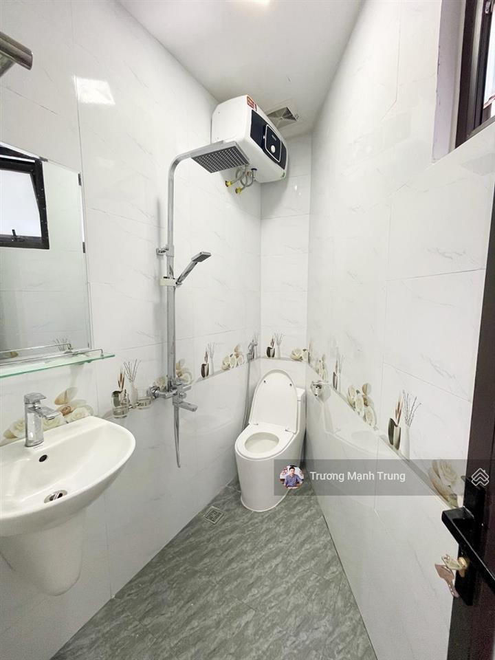 Tôn thất tùng, đối diện dh y, 50m2*4t, mt 4.6m, 30m ra phố, mặt ngõ thông kinh doanh thoáng sáng