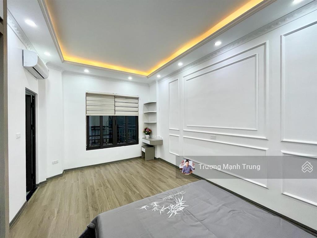Tôn thất tùng, đối diện dh y, 50m2*4t, mt 4.6m, 30m ra phố, mặt ngõ thông kinh doanh thoáng sáng