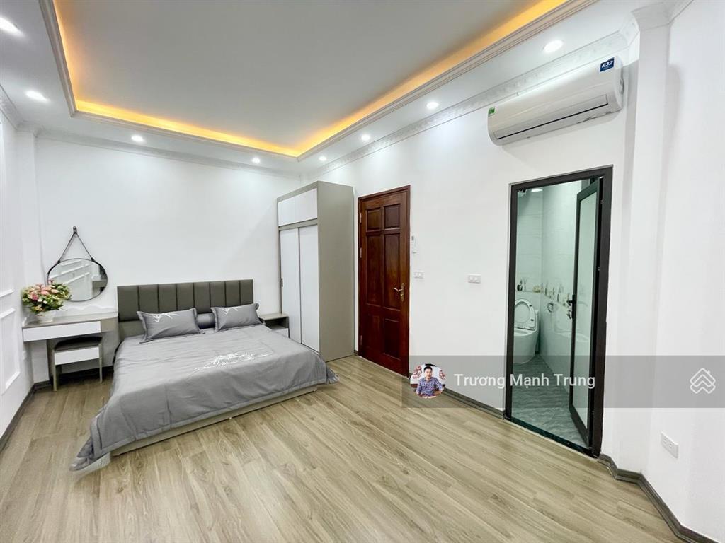 Tôn thất tùng, đối diện dh y, 50m2*4t, mt 4.6m, 30m ra phố, mặt ngõ thông kinh doanh thoáng sáng