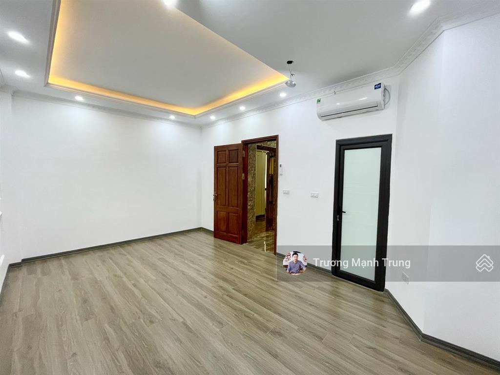 Tôn thất tùng, đối diện dh y, 50m2*4t, mt 4.6m, 30m ra phố, mặt ngõ thông kinh doanh thoáng sáng