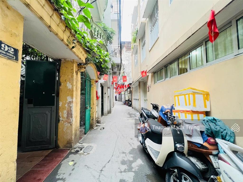 Tôn thất tùng, đối diện dh y, 50m2*4t, mt 4.6m, 30m ra phố, mặt ngõ thông kinh doanh thoáng sáng