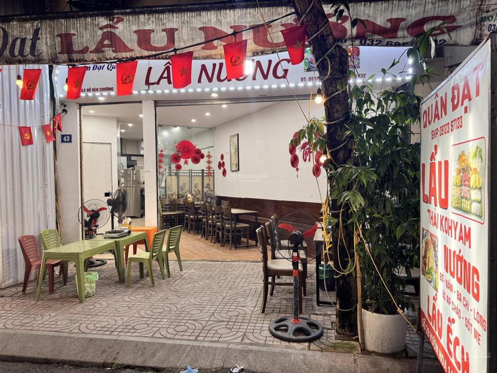 Cho thuê cửa hàng mặt hồ văn chương, mt 5m đường rộng 7m vỉa hè trước cửa 5m, 45m2, 6,8 tr có tl
