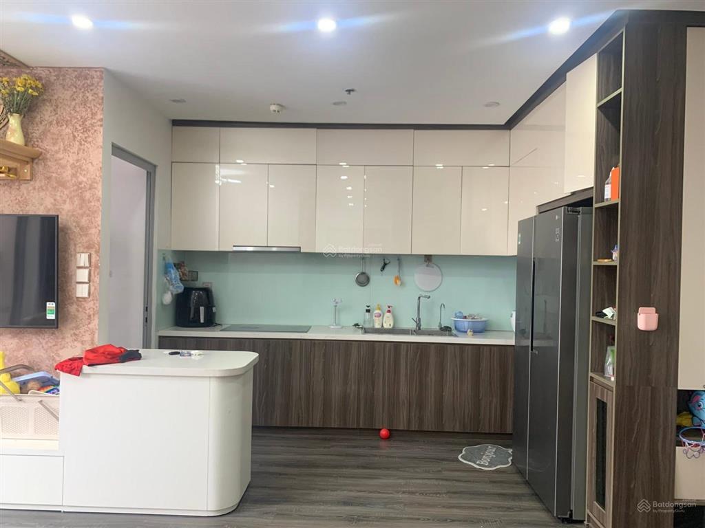 Bán căn góc chung cư the ninety comple  90 đường láng 70m2, 2pnkk, view đẹp, lốt ô tô, ở ngay