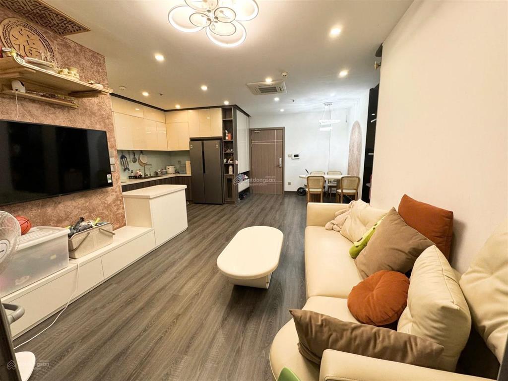 Bán căn góc chung cư the ninety comple  90 đường láng 70m2, 2pnkk, view đẹp, lốt ô tô, ở ngay
