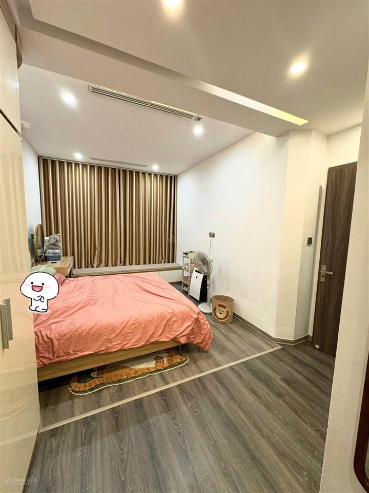 Bán căn góc chung cư the ninety comple  90 đường láng 70m2, 2pnkk, view đẹp, lốt ô tô, ở ngay