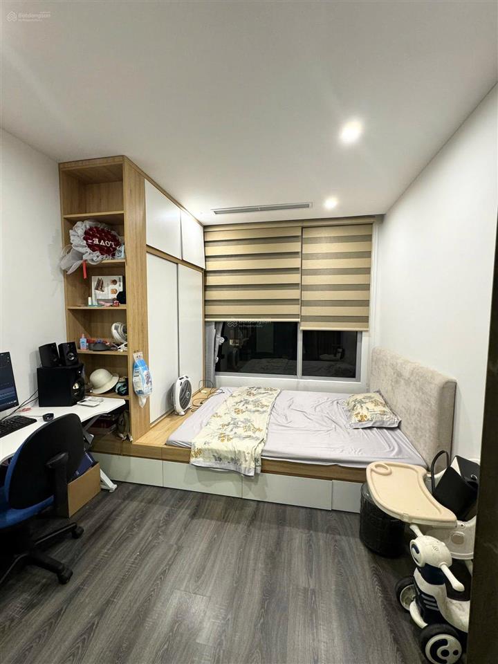 Bán căn góc chung cư the ninety comple  90 đường láng 70m2, 2pnkk, view đẹp, lốt ô tô, ở ngay