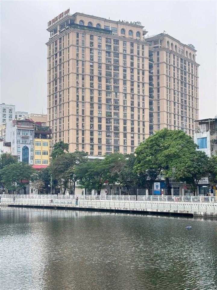 Bán nhanh căn chung cư hoàng cầu 69m2, 2pnkk, căn góc, view hồ, slot ô tô, phí dịch vụ rẻ, ở ngay