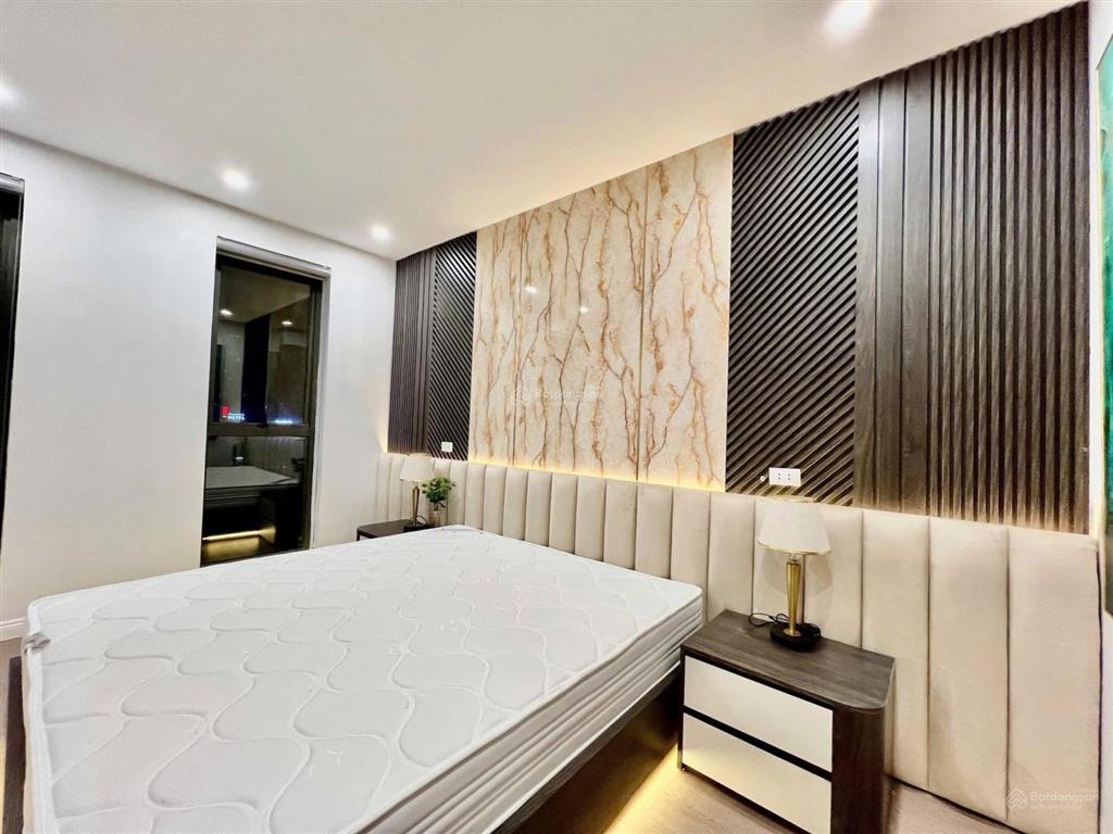Gấp! bán căn chung cư 187 nguyễn lương bằng, 66m2, 2pn, gần hồ, nhà đẹp sẵn nt, sổ chính chủ.
