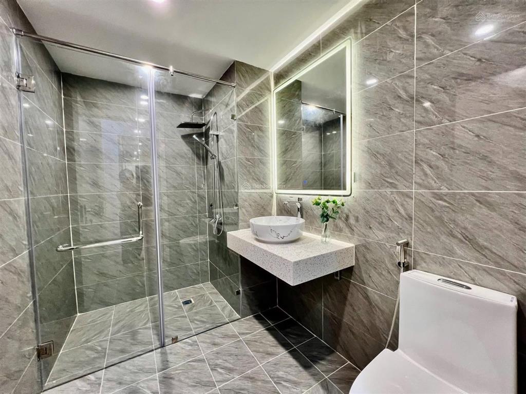 Gấp! bán căn chung cư 187 nguyễn lương bằng, 66m2, 2pn, gần hồ, nhà đẹp sẵn nt, sổ chính chủ.