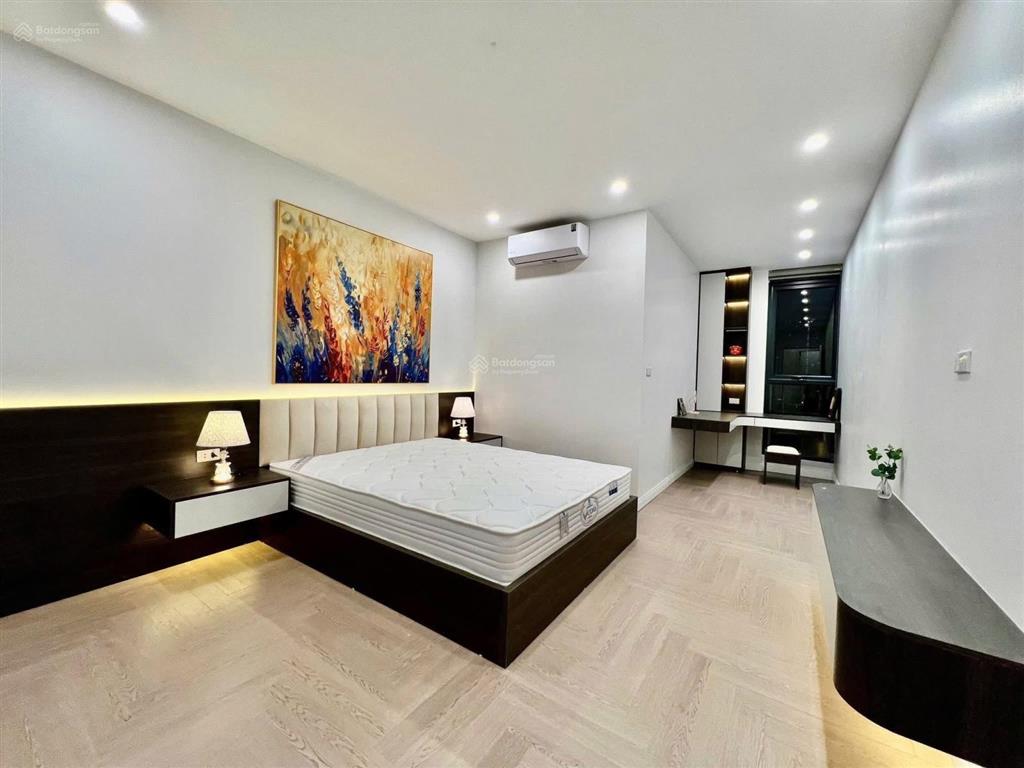 Gấp! bán căn chung cư 187 nguyễn lương bằng, 66m2, 2pn, gần hồ, nhà đẹp sẵn nt, sổ chính chủ.