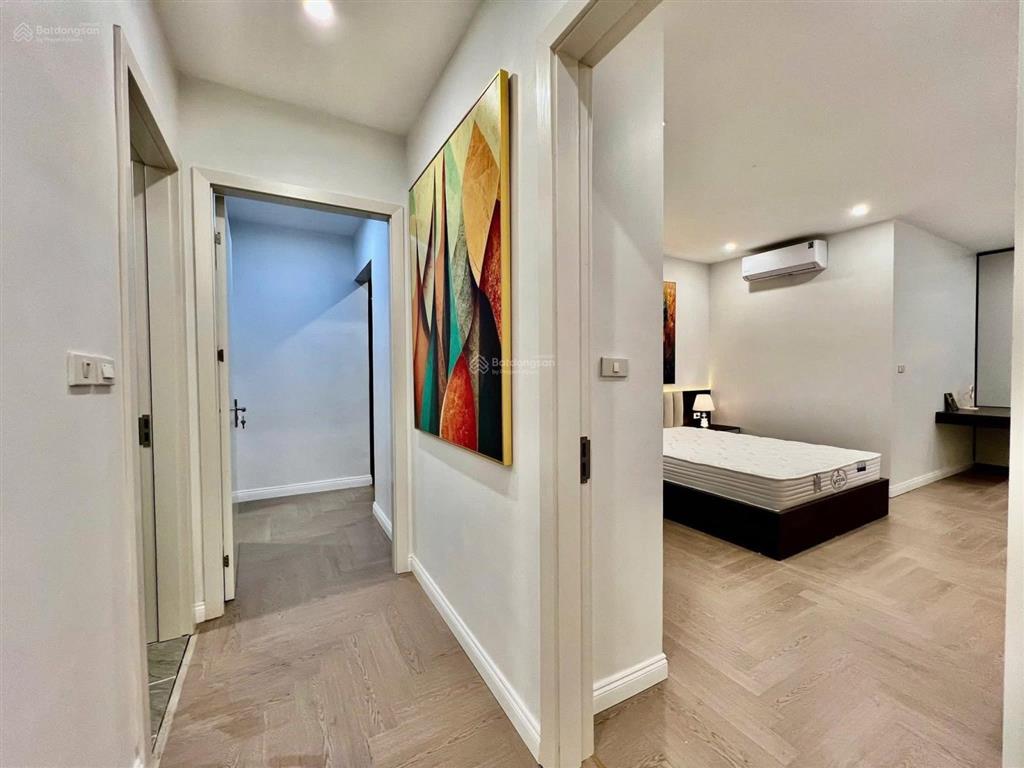 Gấp! bán căn chung cư 187 nguyễn lương bằng, 66m2, 2pn, gần hồ, nhà đẹp sẵn nt, sổ chính chủ.